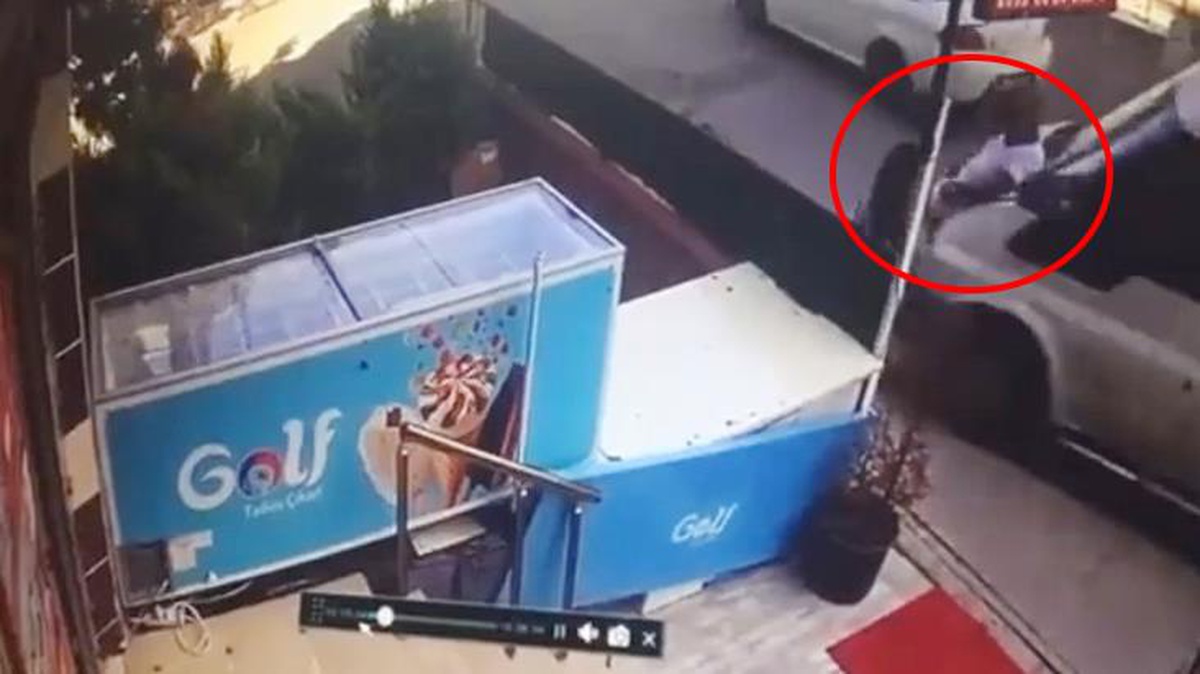 Eşini taciz eden adamı araçla ezerek metrelerce sürükledi! Yaralanan tacizci daha sonra kadının akrabaları tarafından sopalarla darbedildi