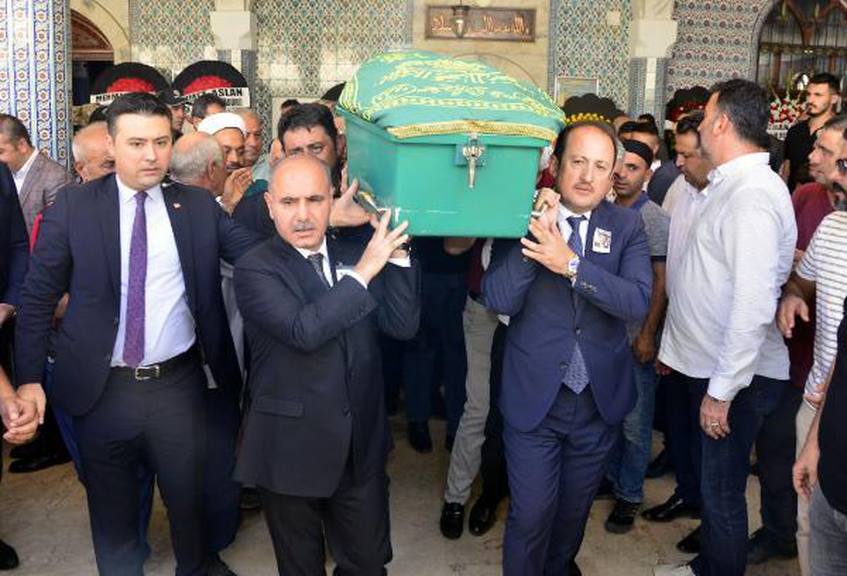 Son dakika haberleri! Motosiklet kazasında ölen emniyet müdürünün oğlu toprağa verildi