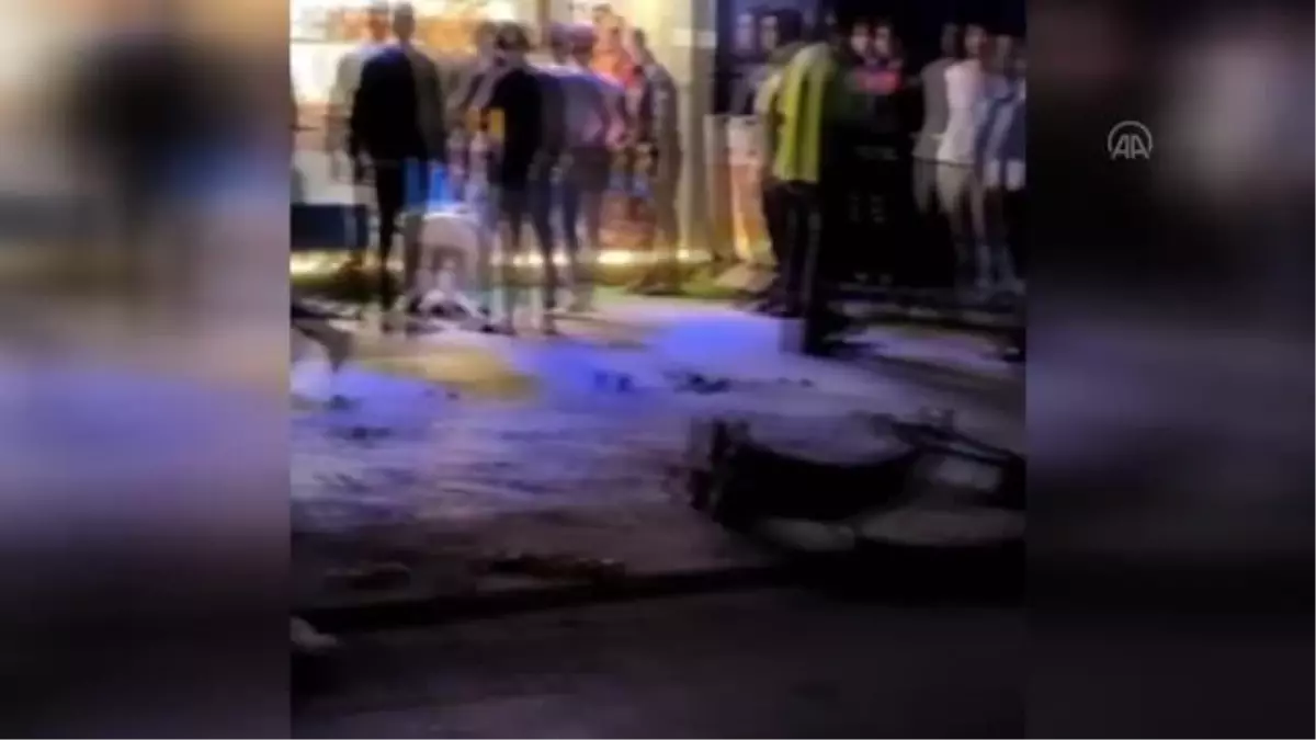 Sinop\'ta otomobilin kaldırıma devrildiği kazada 2 kişi yaralandı