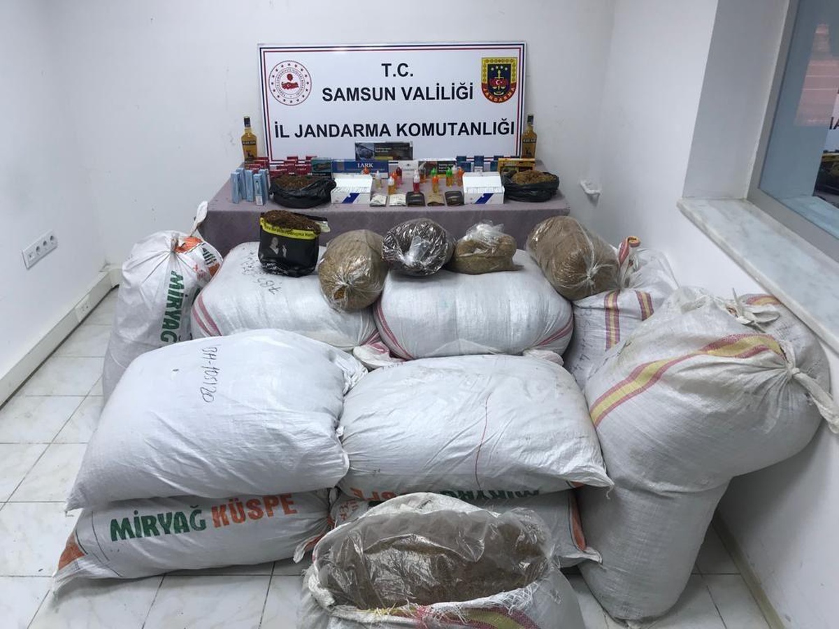 Samsun\'da kaçak tütün ve sigara operasyonunda 2 şüpheli yakalandı