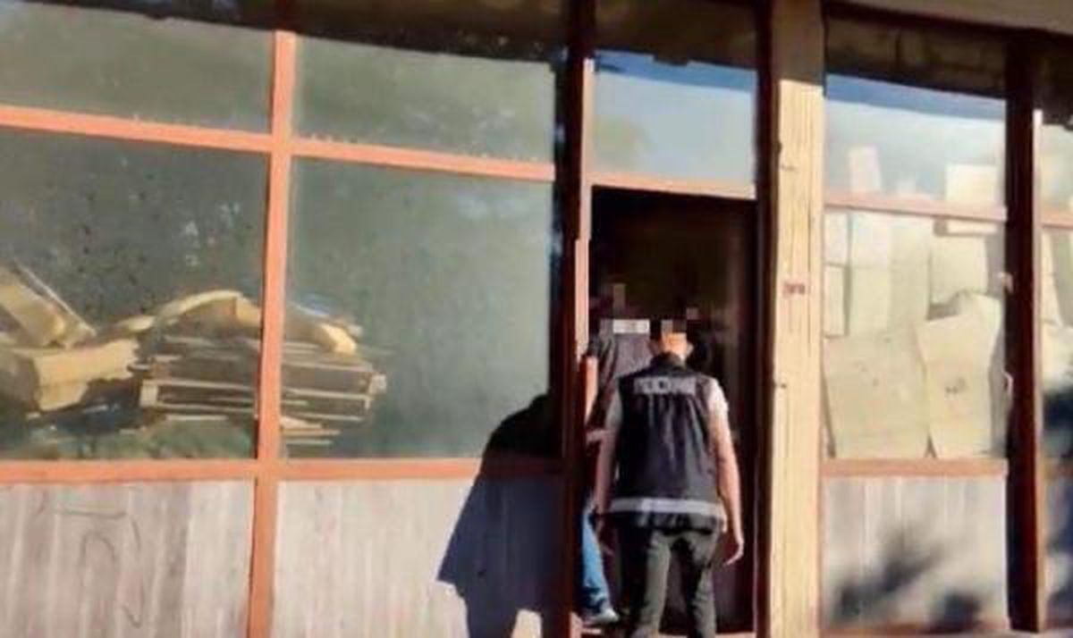 Tekirdağ haber... Tekirdağ\'da depoya sahte ve kaçak içki baskını: 1 gözaltı