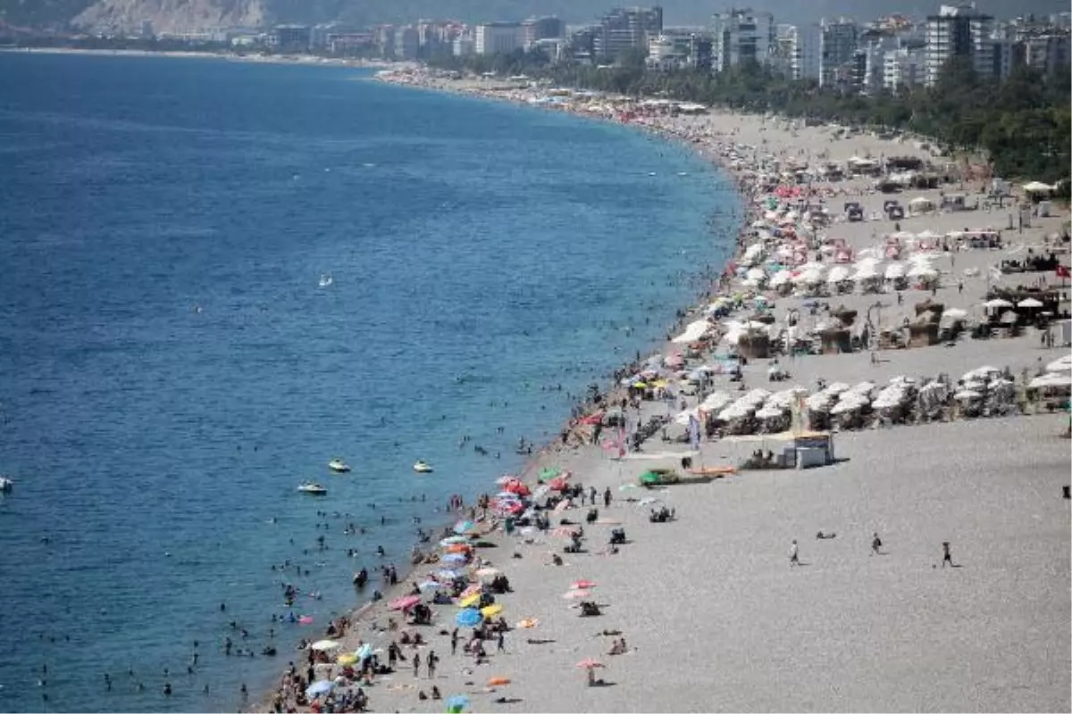Antalya haberi! Antalya'da sahiller, yabancı turistlere kaldı