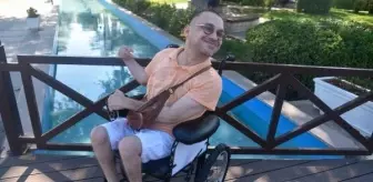 Christy Brown'u örnek aldı, sol eliyle senaryo yazıyor