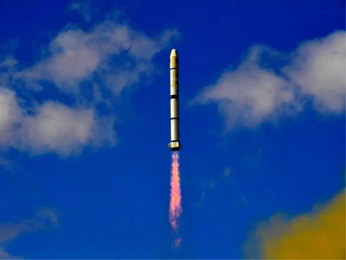 Çin\'in En Uzun Süre Hizmet Veren Roketi 40. Yıl Dönümünü Kutluyor