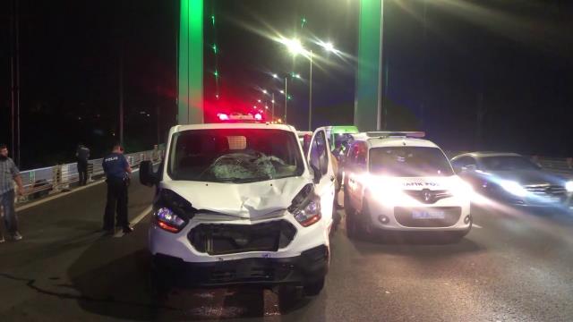 FSM'de 'dur' ihtarına uymayan panelvan polislere çarptı, 2 memur yaralandı FSM'de 'dur' ihtarına uymayan panelvan polislere çarptı, 2 memur yaralandı