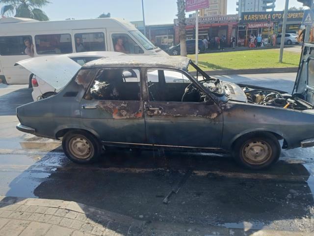 Sürücü sigara içerken otomobili de kendini de yaktı Sürücü sigara içerken otomobili de kendini de yaktı