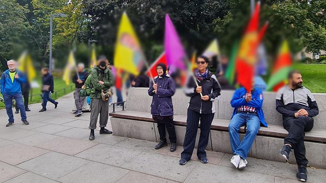 Yine aynı ülke yine aynı manzara! PKK yandaşları İsveç'te bir kez daha gösteri yaptı Yine aynı ülke yine aynı manzara! PKK yandaşları İsveç'te bir kez daha gösteri yaptı