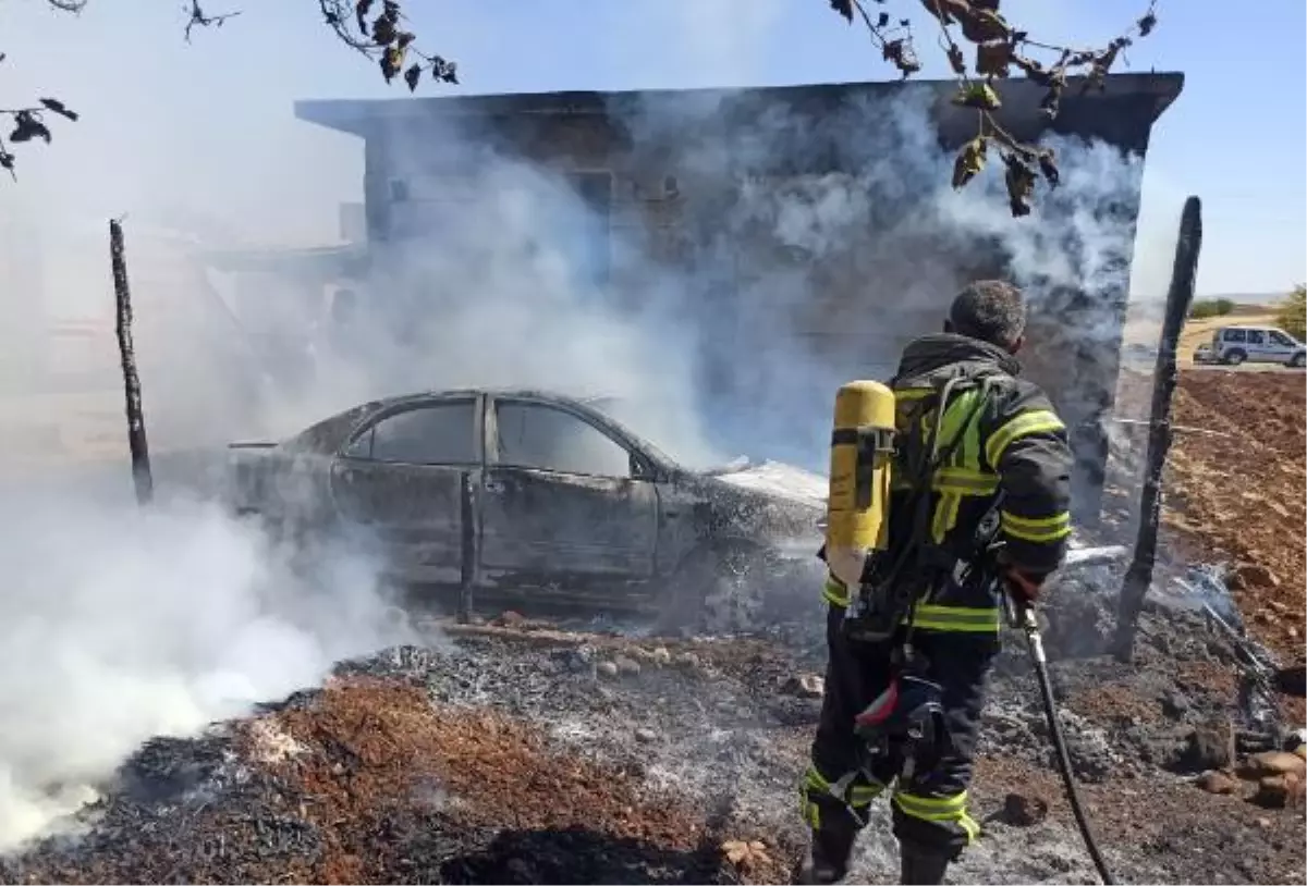 Adıyaman haber! Adıyaman'da tek katlı ev ile bahçesindeki otomobil yandı