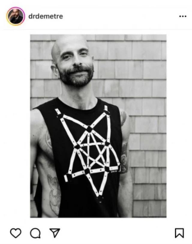 Biden'ın maymun çiçeği ile mücadele için kurduğu ekibin başına getirdiği Yunan asıllı doktor satanist çıktı Biden'ın maymun çiçeği ile mücadele için kurduğu ekibin başına getirdiği Yunan asıllı doktor satanist çıktı