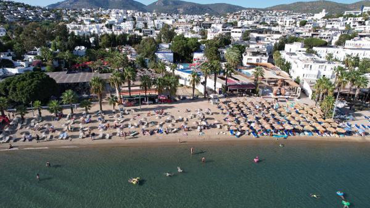 Muğla gündem haberleri... Bodrum\'da plajlar yabancı turistlere kaldı