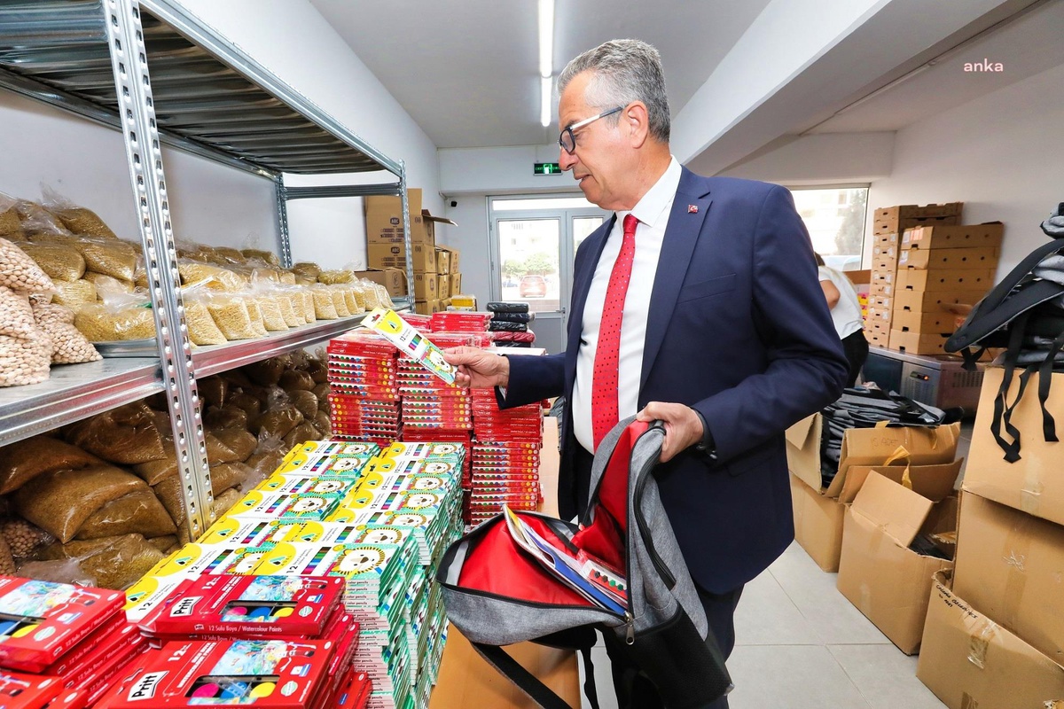 Gaziemir Belediyesi\'nden Öğrencilere Kırtasiye Desteği