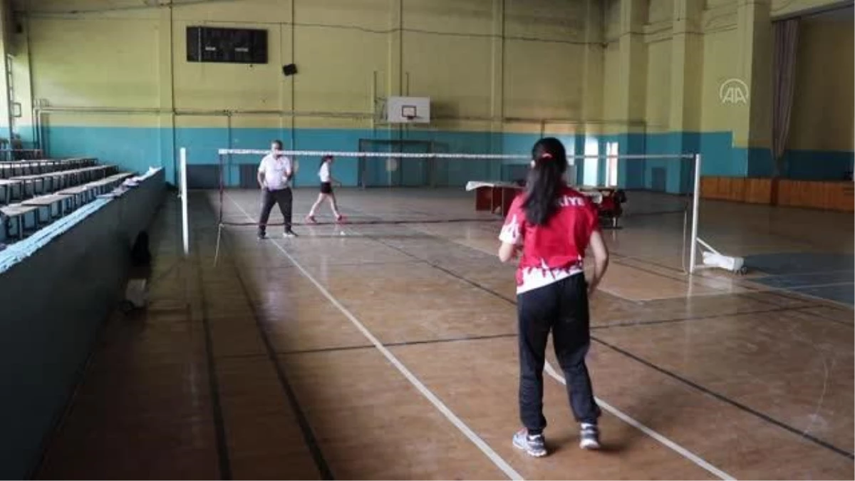 İşitme engelli milli badmintoncu Hale Nur\'un hedefi Avrupa şampiyonu olmak