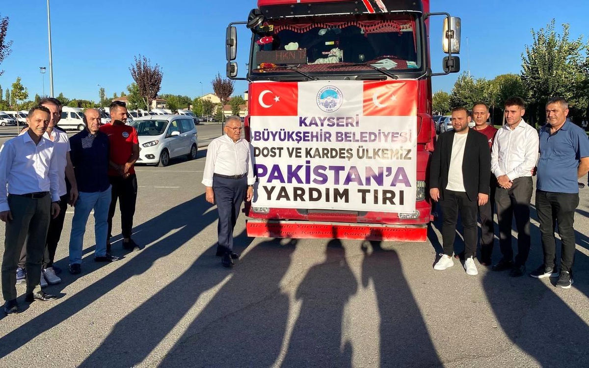 Kayseri\'den Pakistan\'daki sel bölgesine yardım