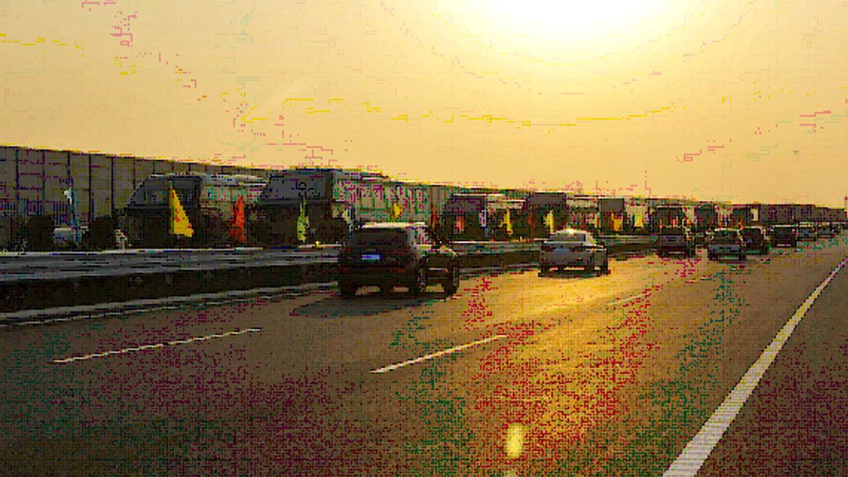 Maglev Otomobil Teknolojisi Çin\'in Doğusundaki Otoyolda Test Edildi