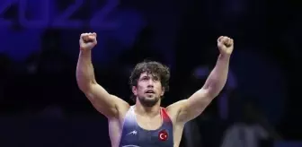 İzmir haber... Milli güreşçi Selçuk Can'dan Dünya Şampiyonası'nda bronz madalya