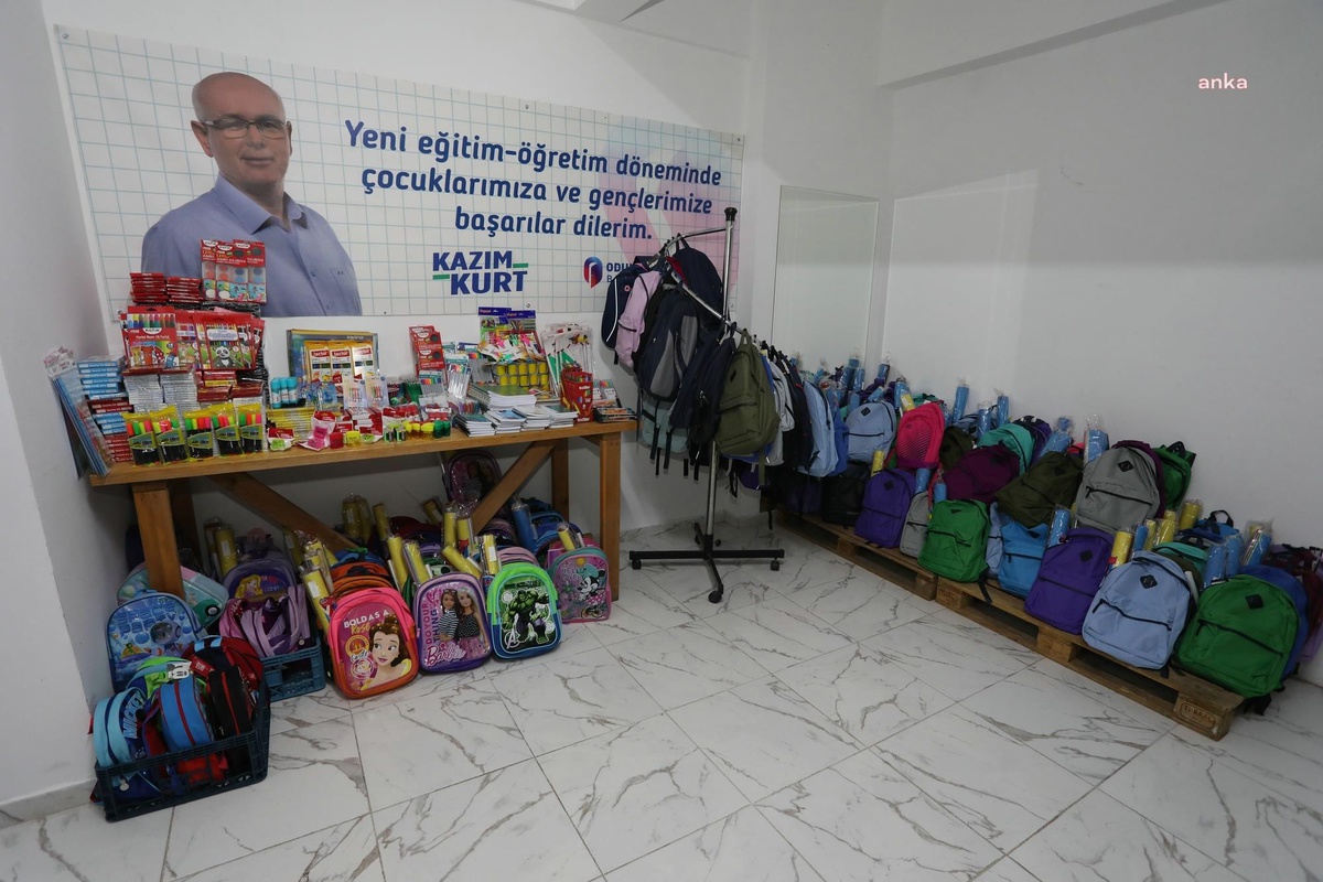 Odunpazarı Belediyesi Halk Market, Çocuklara Kırtasiye Yardımı Yaptı