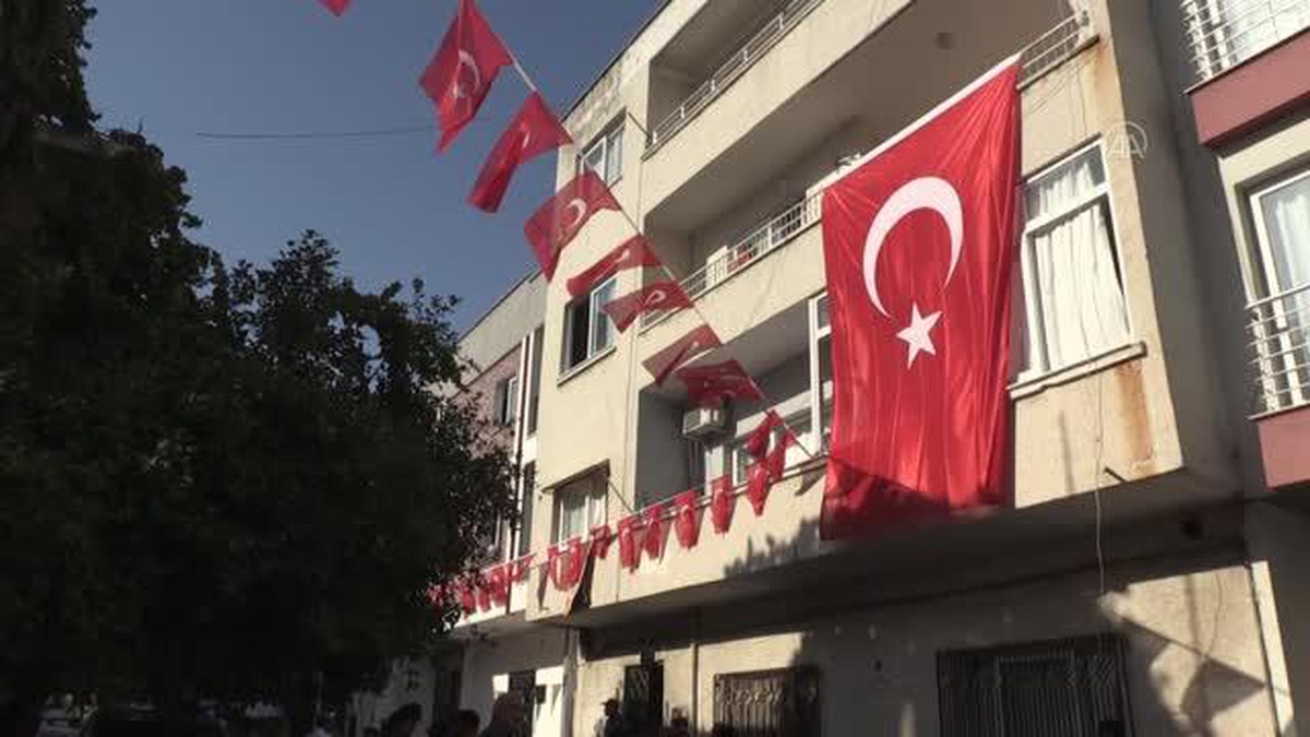 Şehit Uzman Çavuş Yıldırım\'ın Mersin\'deki ailesine şehadet haberi verildi