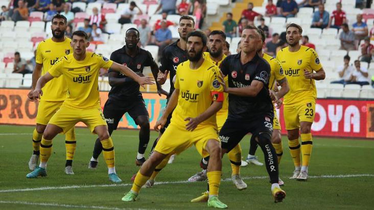 Sivasspor, sahasında İstanbulspor ile 1-1 berabere kaldı