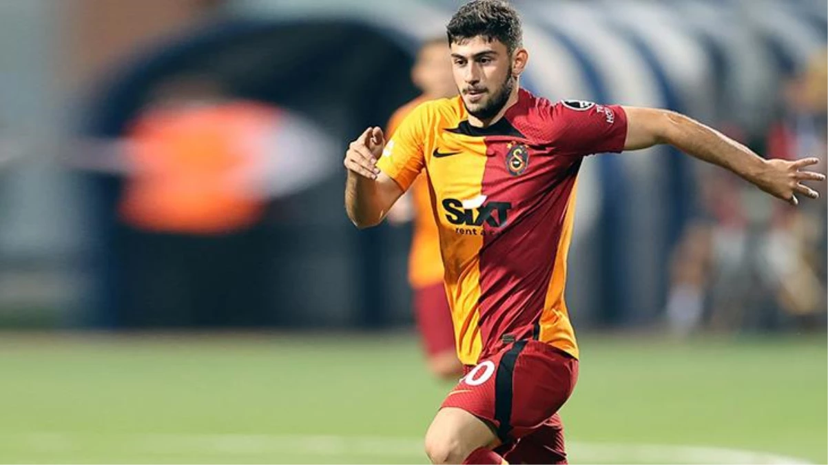 Yusuf Demir performansıyla beğeni toplarken, Galatasaray taraftarı TFF\'ye tepki gösterdi: Bu çocuk Türk