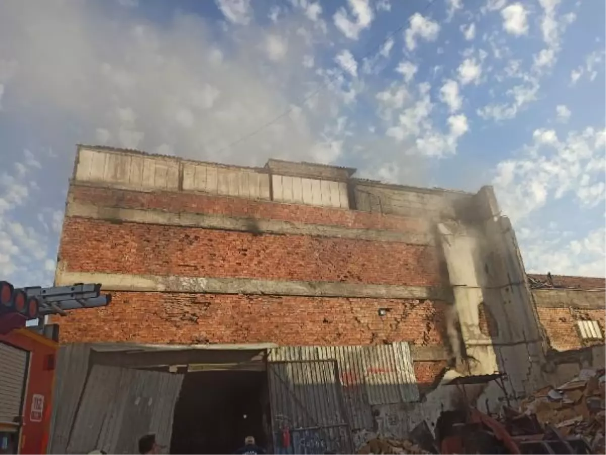 Ankara haber | Ankara'da 3 katlı atık kağıt deposunda yangın