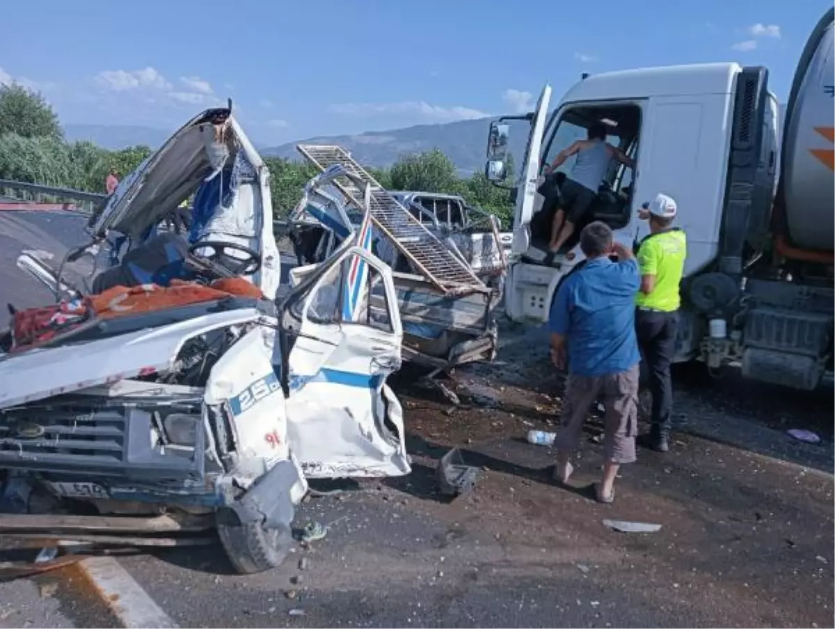 Arızalanan kamyonet zincirleme kazaya neden oldu: 3 yaralı