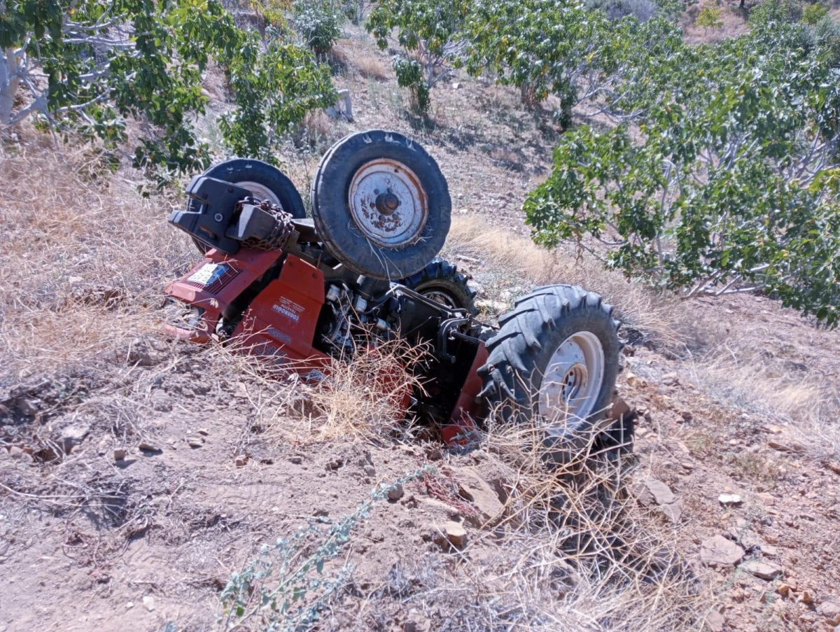 Aydın\'da devrilen traktörün sürücüsü yaşamını yitirdi