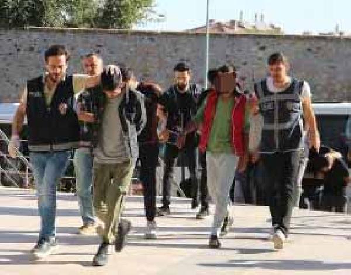 Bakan Soylu\'nun yönettiği uyuşturucu operasyonunun 33 şüphelisi adliyede