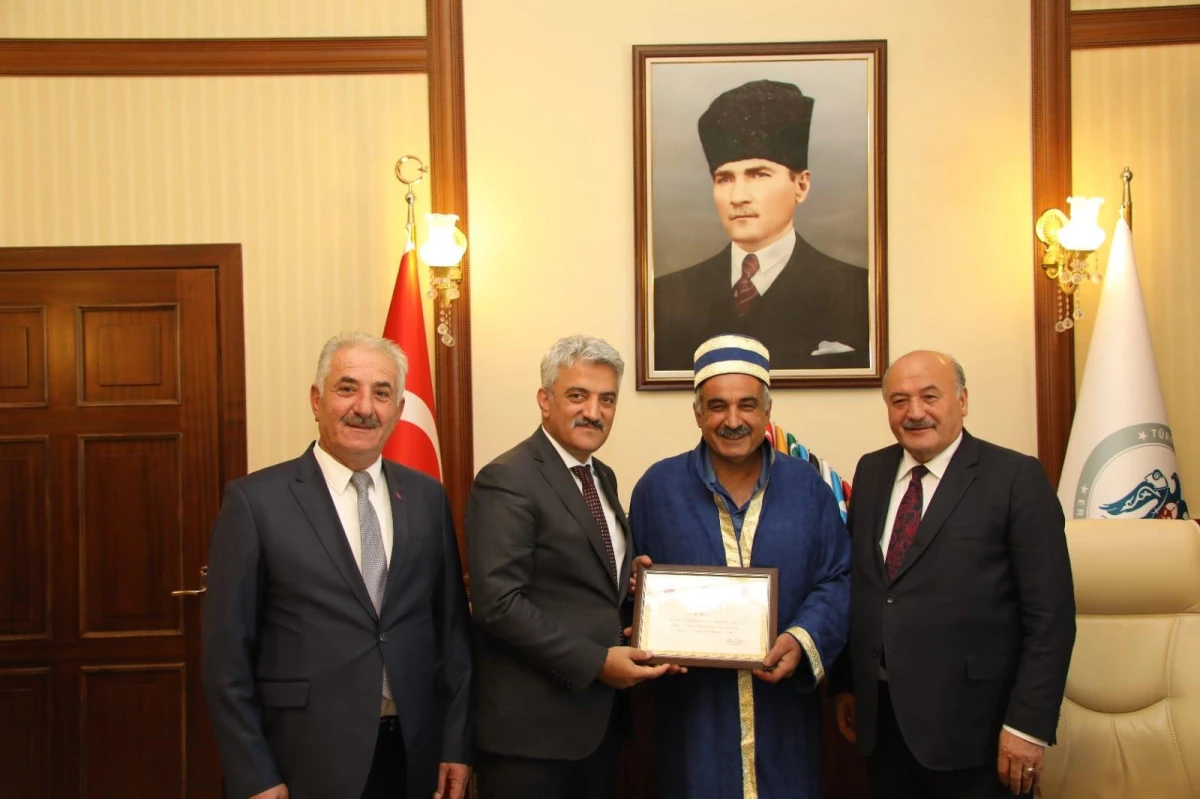 Erzincan\'da 40 yıllık marangoz "yılın ahisi" seçildi