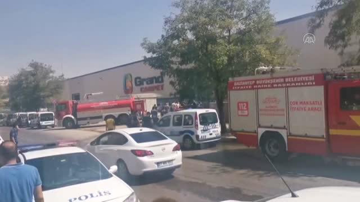 Gaziantep\'te fabrikada çıkan yangına müdahale ediliyor