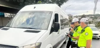 İstanbul'da okul servislerine denetim: Sürücülere 'dur' lambası cezası