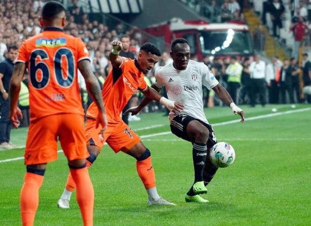 Kara Kartal'ın apoletini söktüler! Beşiktaş sezonun ilk mağlubiyetini Başakşehir'den aldı