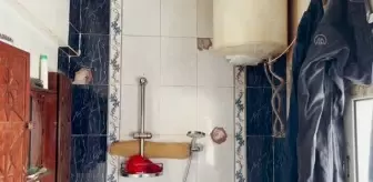 Ortasında kaldığı çatışmalarda iki otomobili yanan Libyalı engelli, umudunu yitirmedi