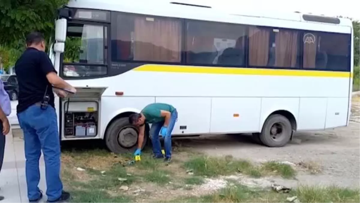 Manisa\'da park halindeki midibüsün aküsü çalındı