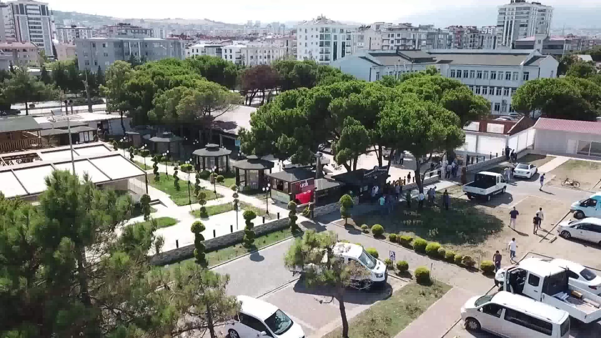 Samsun\'daki Deniz Kafe Botanik Bahçeye Dönüşecekti Beton Yığını Oldu
