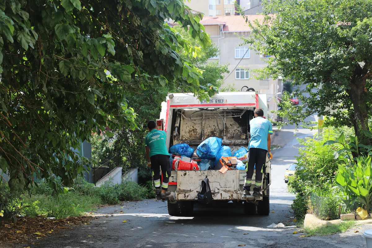 Sarıyer\'de Geri Dönüştürülen Atıklar 7 Bin 500 Öğrenciye Burs Oluyor
