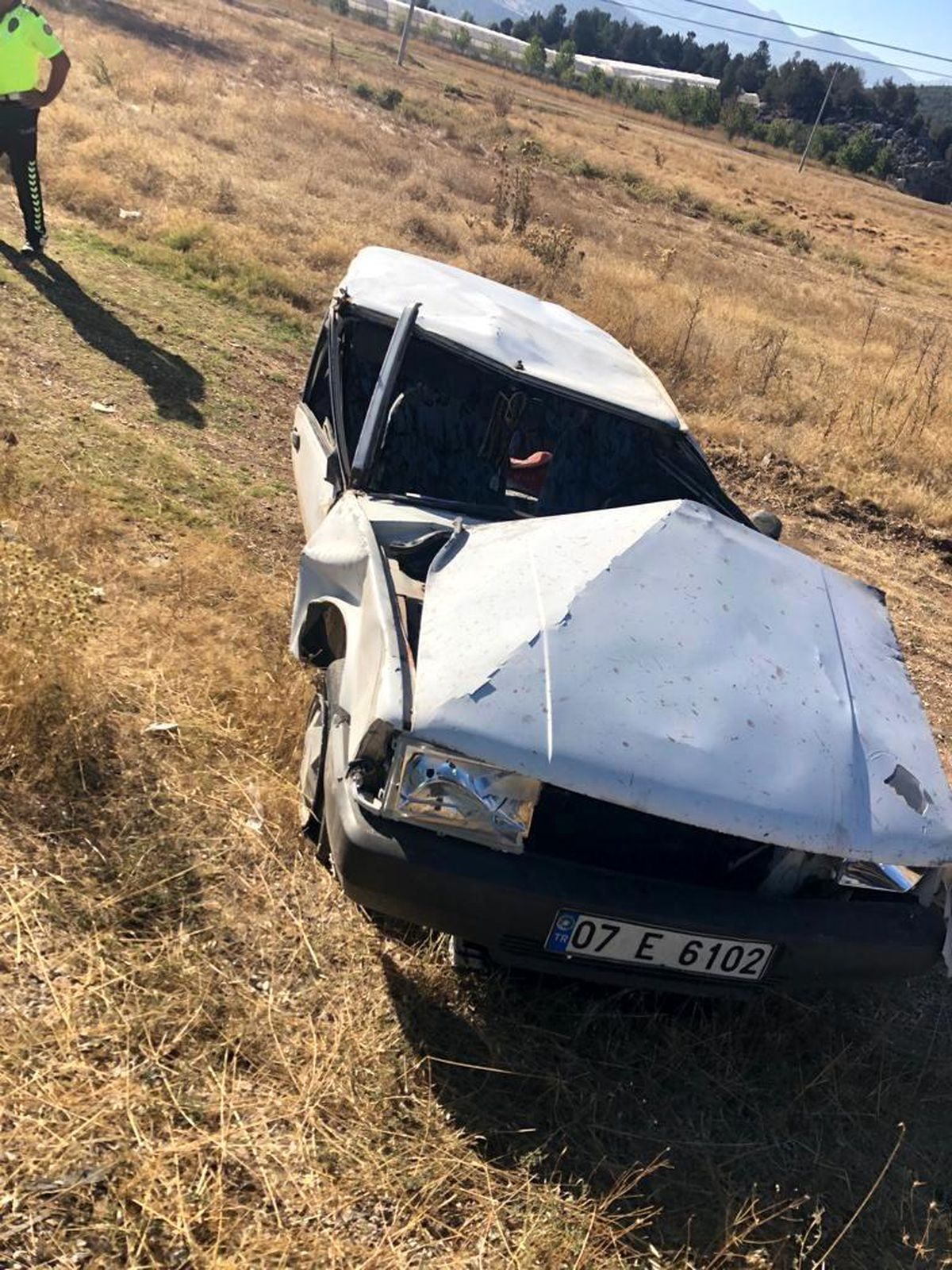 Seydikemer\'de şarampole devrilen otomobildeki 4 kişi yaralandı