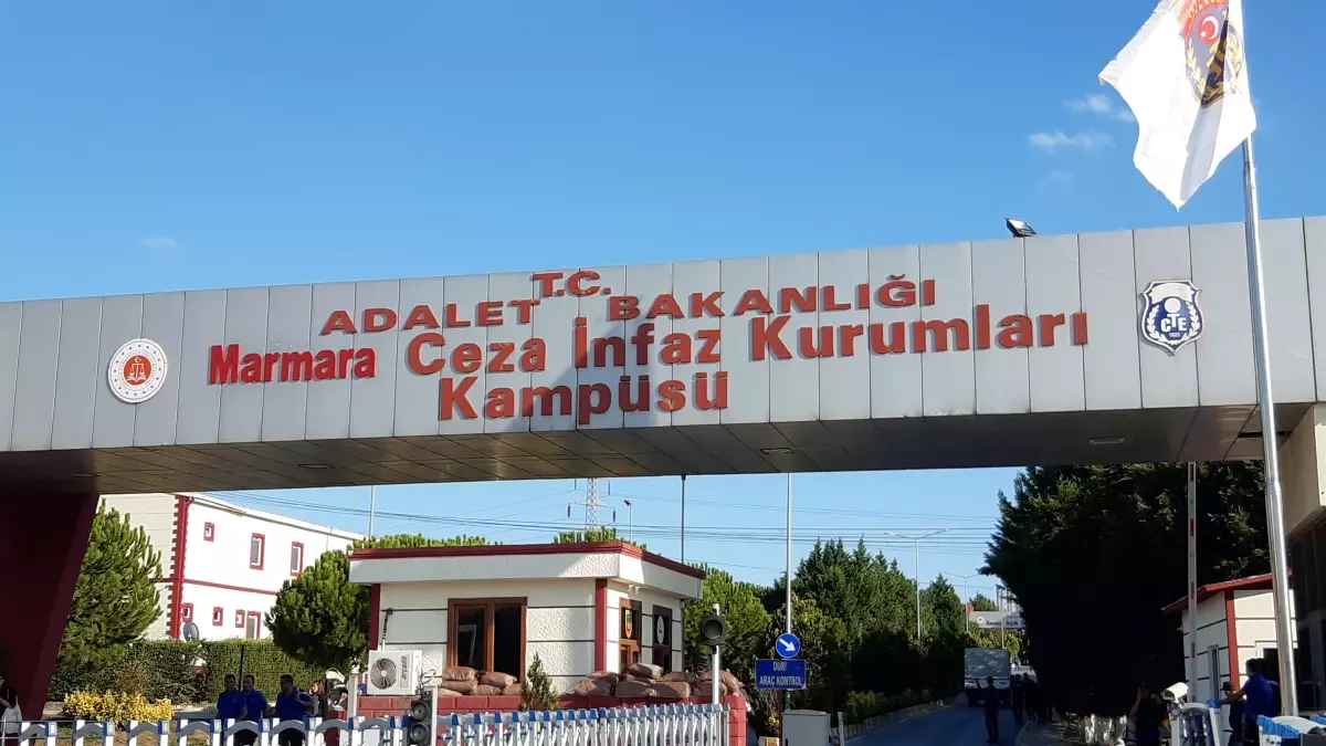 Silivri\'deki cezaevinin tabelası "Marmara Cezaevi" olarak değiştirildi