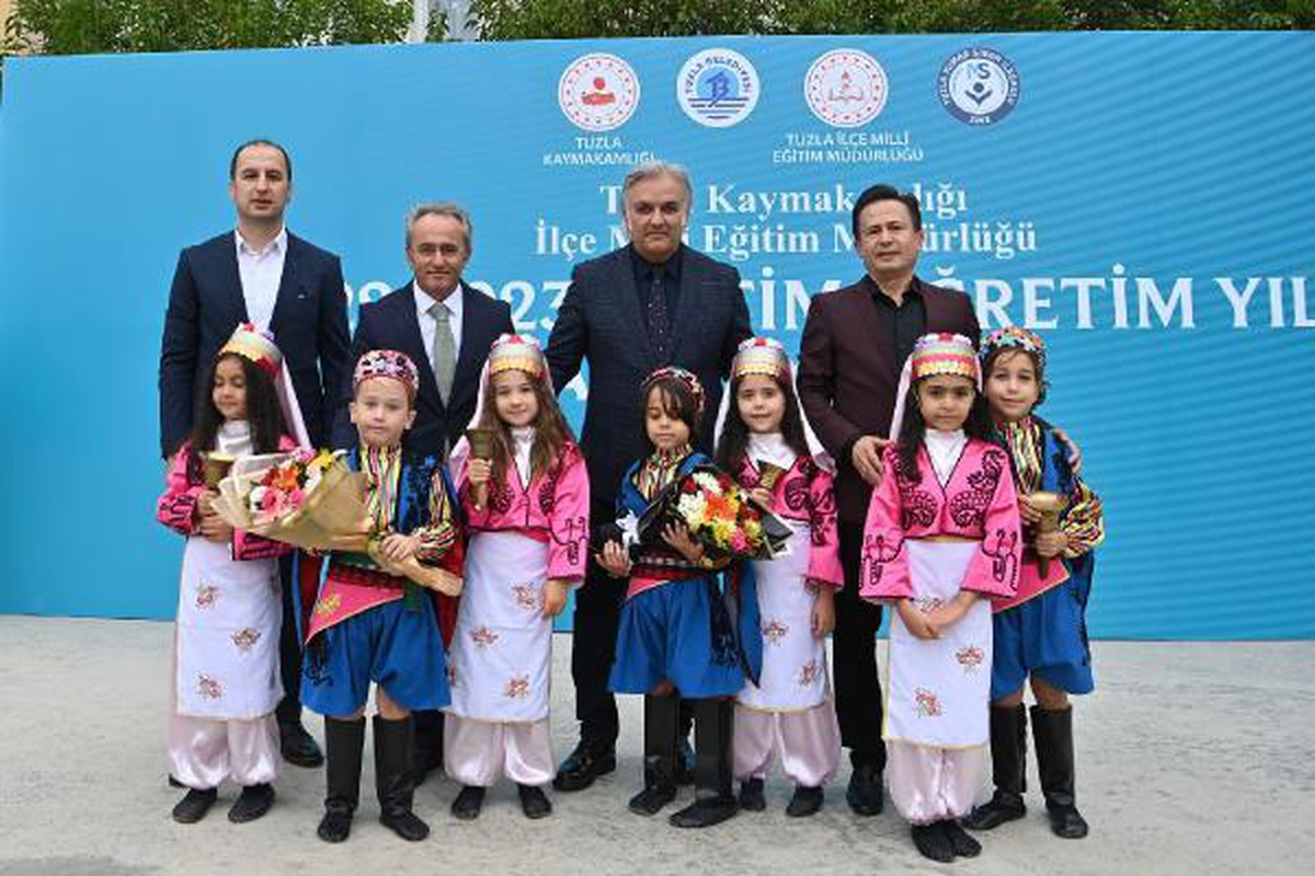 Tuzla\'da yeni eğitim öğretim dönemi törenle başladı