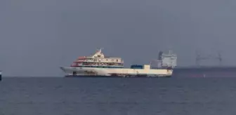 Son dakika haber! Yunanistan sahil güvenliğinin taciz ateşi açtığı gemi Zeytinburnu Sahili'ne demirledi