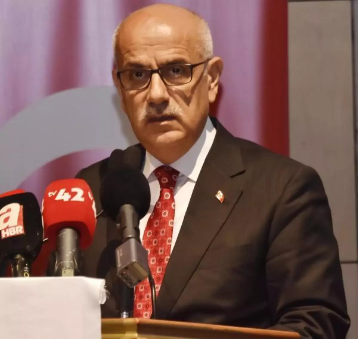 Bakan Kirişci: Ayçiçeğimizin alım fiyatlarını12 TL üzerinden devam ettireceğiz