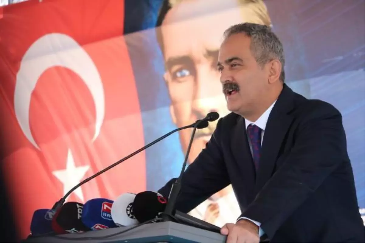 Bakan Özer: Tüm okullara 3.7 milyonluk bütçe gönderdik