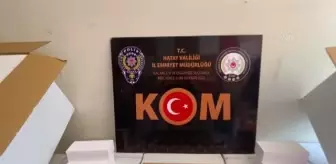 Hatay'da bir araçta 160 bin makaron ele geçirildi