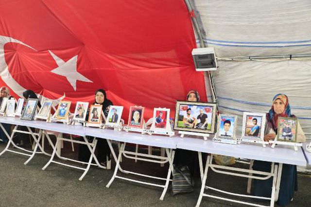 2015 yılında hukuk fakültesi öğrencisi olan oğlu kaçırılan evlat nöbetindeki baba: HDP bizi perişan etti