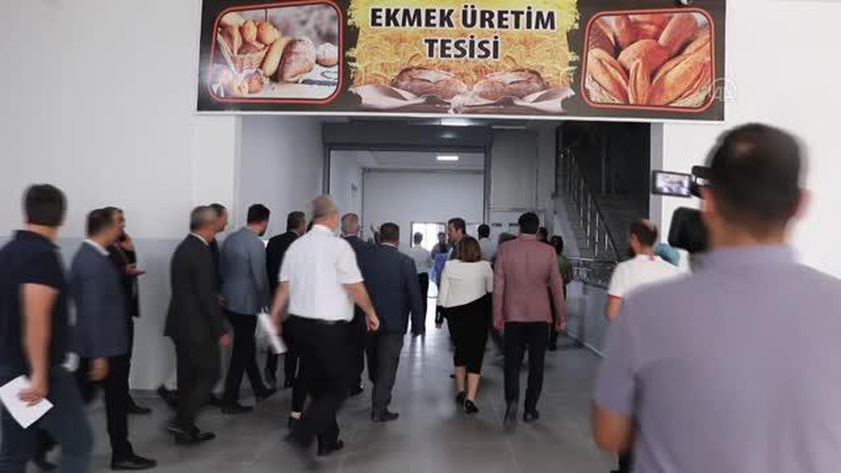 Gaziantep\'te halk ekmek üretimi ve satışı başladı