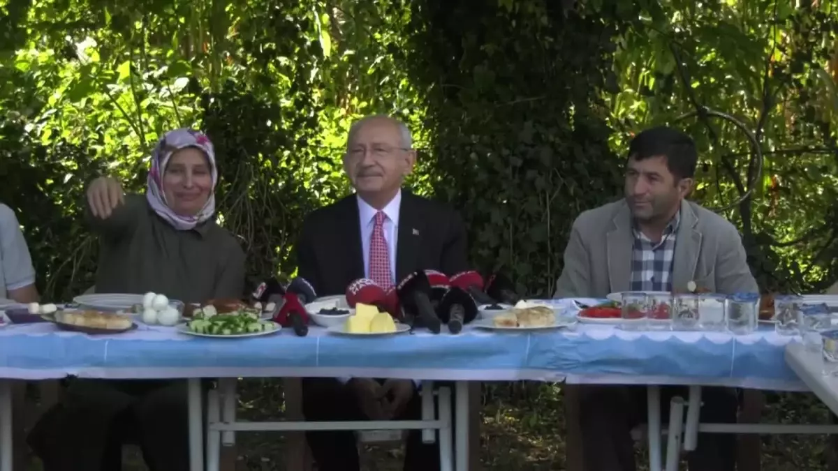 Kemal Kılıçdaroğlu, Hendek Faciasında Yaşamını Yitirenlerin Aileleri ile Buluştu: "Devletin Yetkilileri Sizden Helallik İstemek Zorunda"