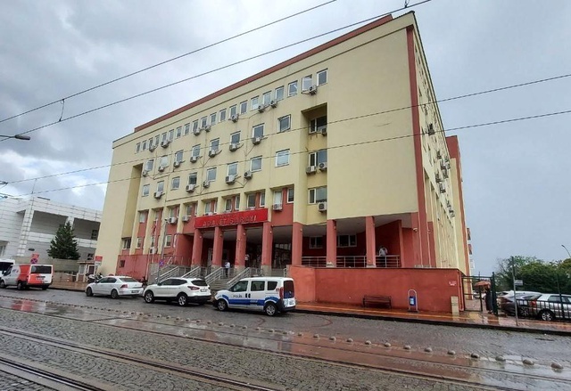 Sahte paralarla alışveriş yapan tıp fakültesi öğrencisinden pişkin savunma: Doktor olacağım, sicilim kirlenmesin Sahte paralarla alışveriş yapan tıp fakültesi öğrencisinden pişkin savunma: Doktor olacağım, sicilim kirlenmesin