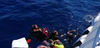 Yunanistan'ın ölüme terk ettiği kaçak göçmenlerden 73'ü kurtarıldı, 6'sı öldü, 5'i aranıyor