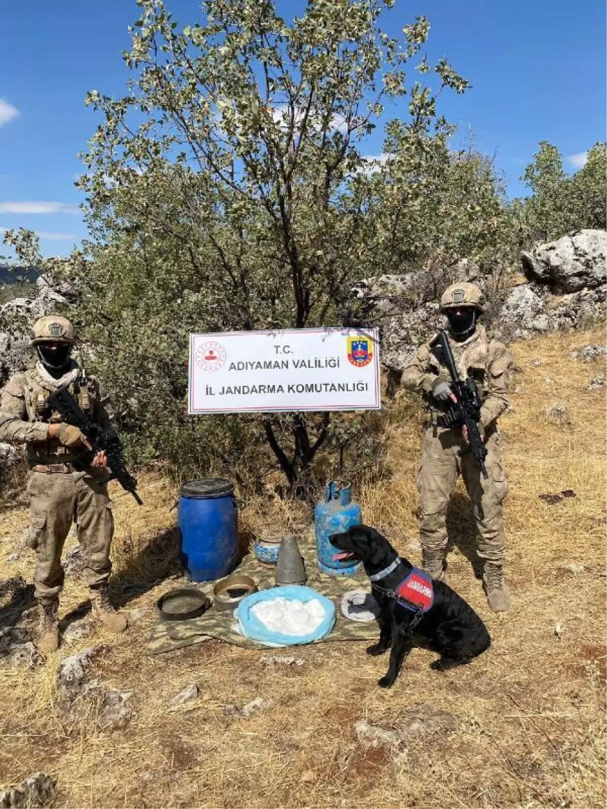 Adıyaman haber... Adıyaman\'da PKK\'ya ait yaşam malzemesi ele geçirildi