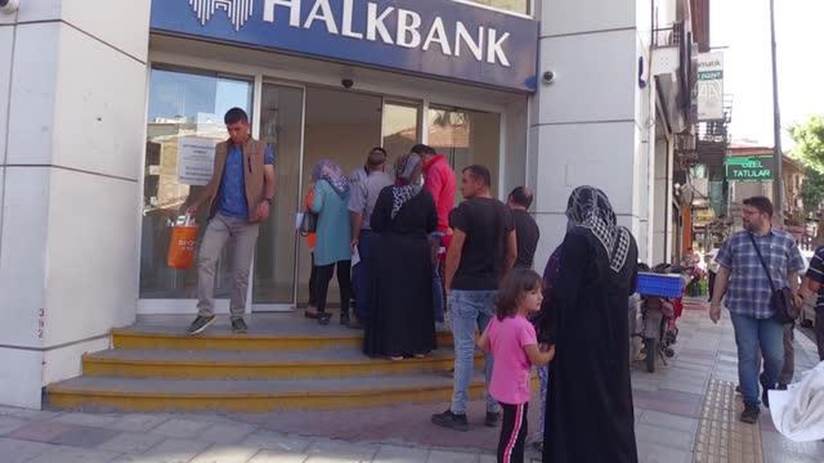 Afyonkarahisar\'da vatandaşlar sosyal konut projesi için başvurularını yapmaya başladı