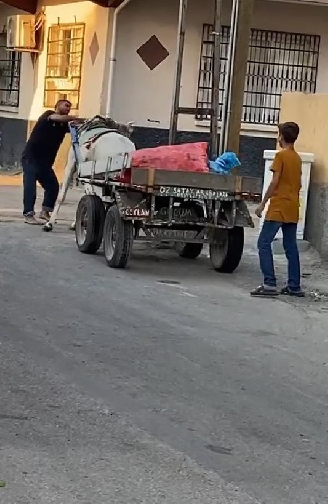 İlermeyen atı yumruklayan zalim seyyar satıcı gözaltında